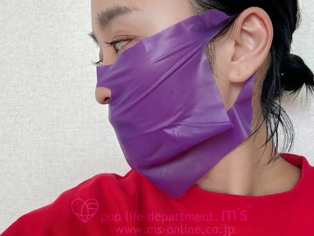 耳掛け式オーラルシート マスク装着画像